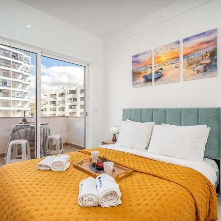 Hostwise - Seaside Escape With Balcony Apartment *