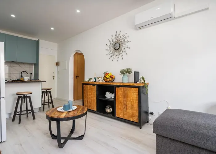 Hostwise - Seaside Escape With Balcony Silves