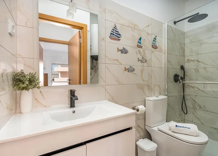 Appartamento Hostwise - Seaside Escape With Balcony *