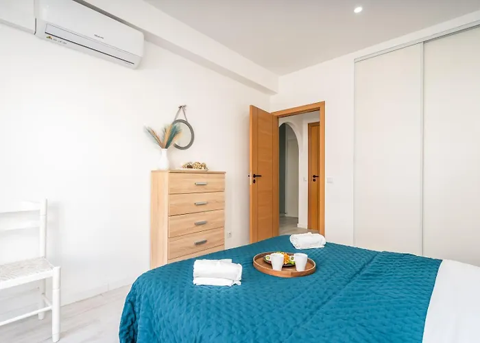 Hostwise - Seaside Escape With Balcony Silves