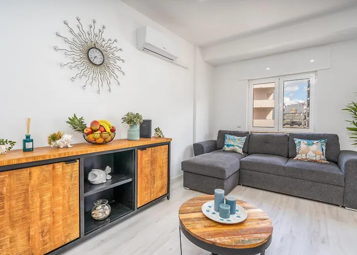 Appartamento Hostwise - Seaside Escape With Balcony