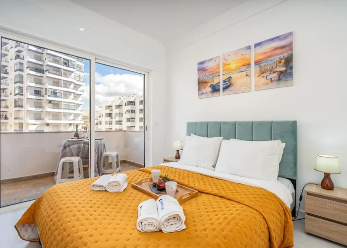 Hostwise - Seaside Escape With Balcony Appartamento *